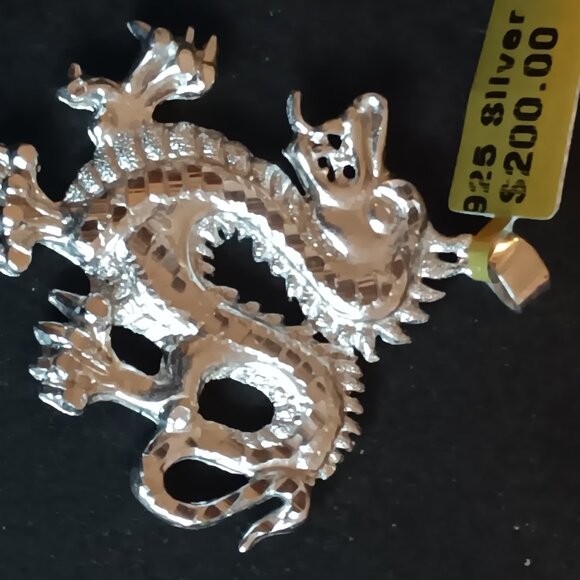 925 sterling silver fine pendant. A la ge 925 sterling silver luck dragon pen - Picture 4 of 5